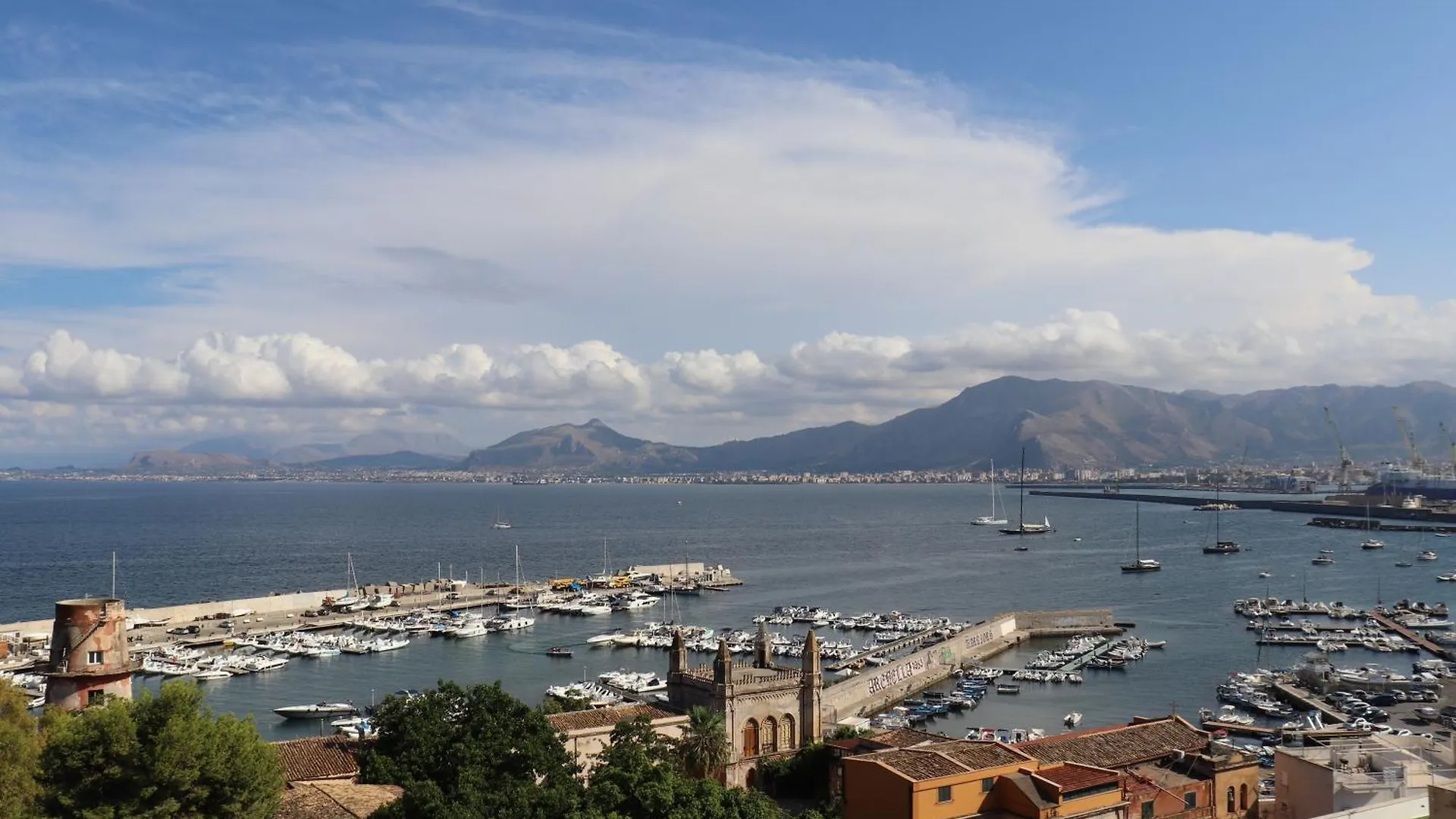 Rineddahouse Arenella - Vista Mare Panoramica A Palermo Con Parcheggio Privato Lägenhet