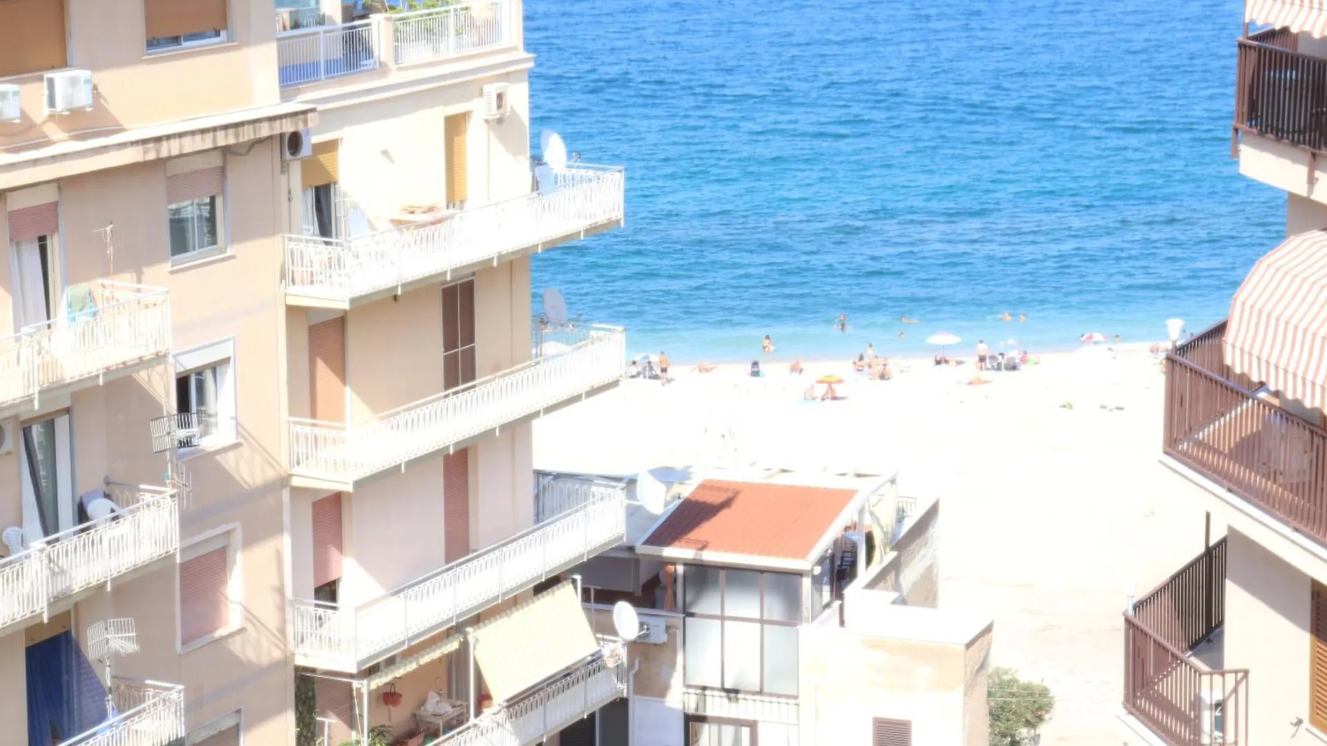 Rineddahouse Arenella - Vista Mare Panoramica A Palermo Con Parcheggio Privato Lägenhet Italien